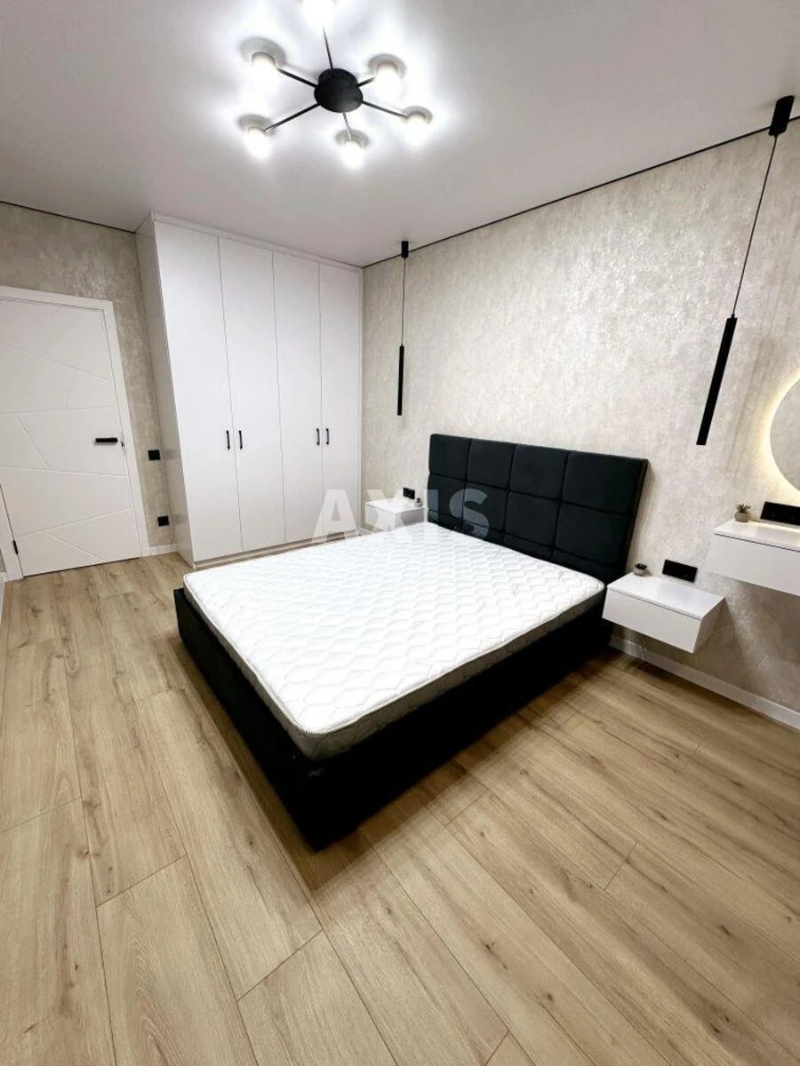 1k apartment vul. Rodyny Kristeriv 20640324