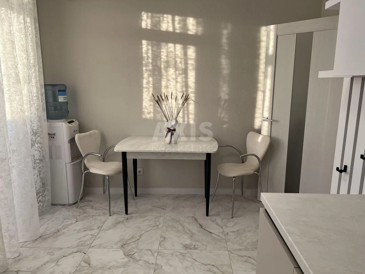 1k apartment vul. Grechka Marshala 10Б665670