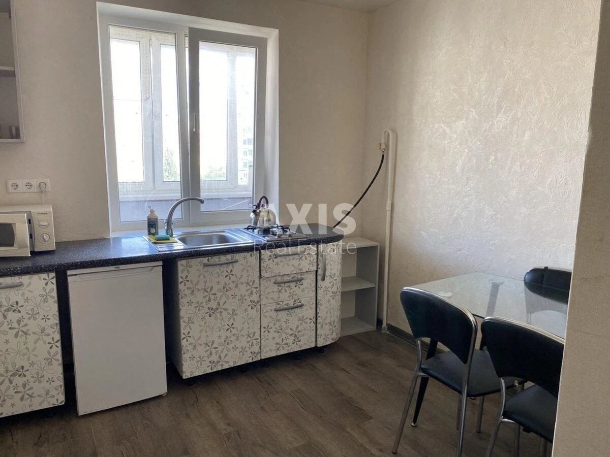 1k apartment pr-t Chervonoyi Kalyny 4702810