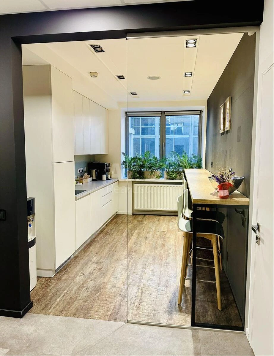 Office pl. Sportyvna 3, 210m2597064