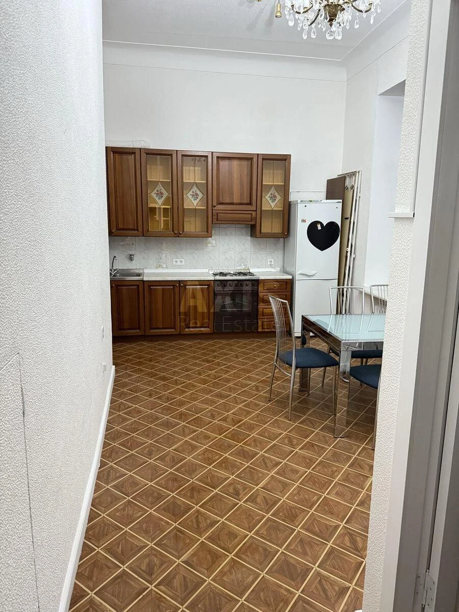 Office vul. Antonovycha 10А, 125m2641295