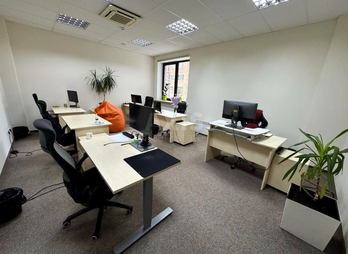 Office vul. Krasylivs'ka 11, 334m2705014