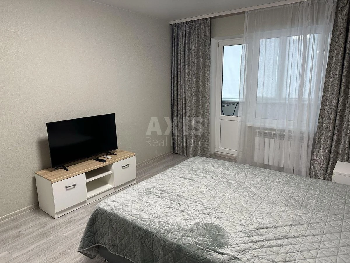 2k apartment vul. Revuc'kogo 13683456