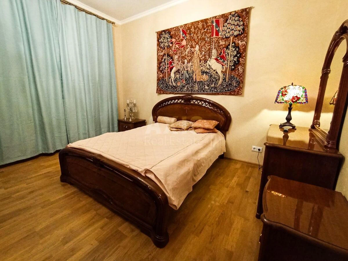 3k apartment vul. Jevgena Konoval'cja 44А482670