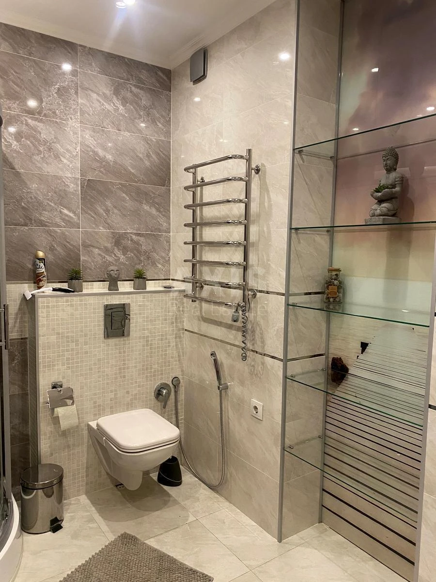 2k apartment pr-t Berestejskij 109631945