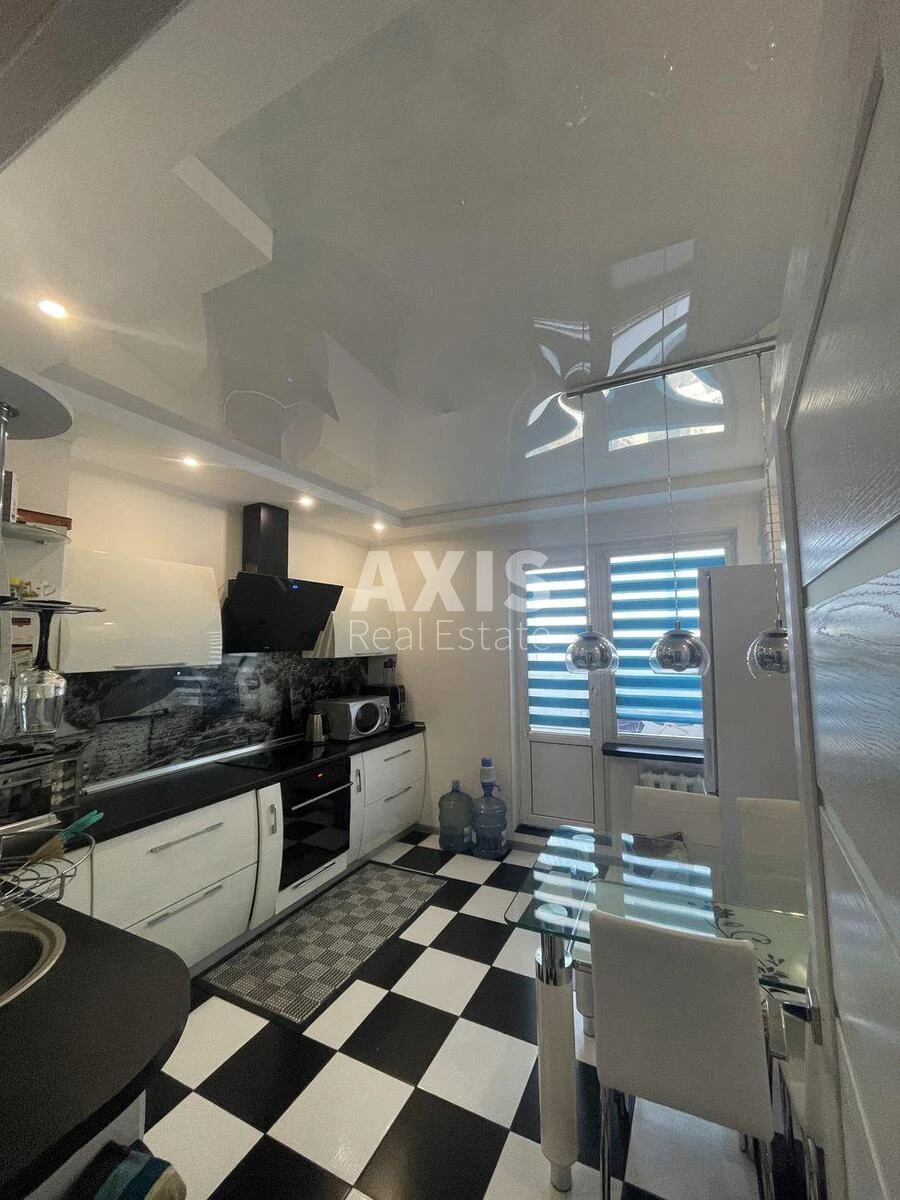 3k apartment vul. Urlivs'ka 38/2355044