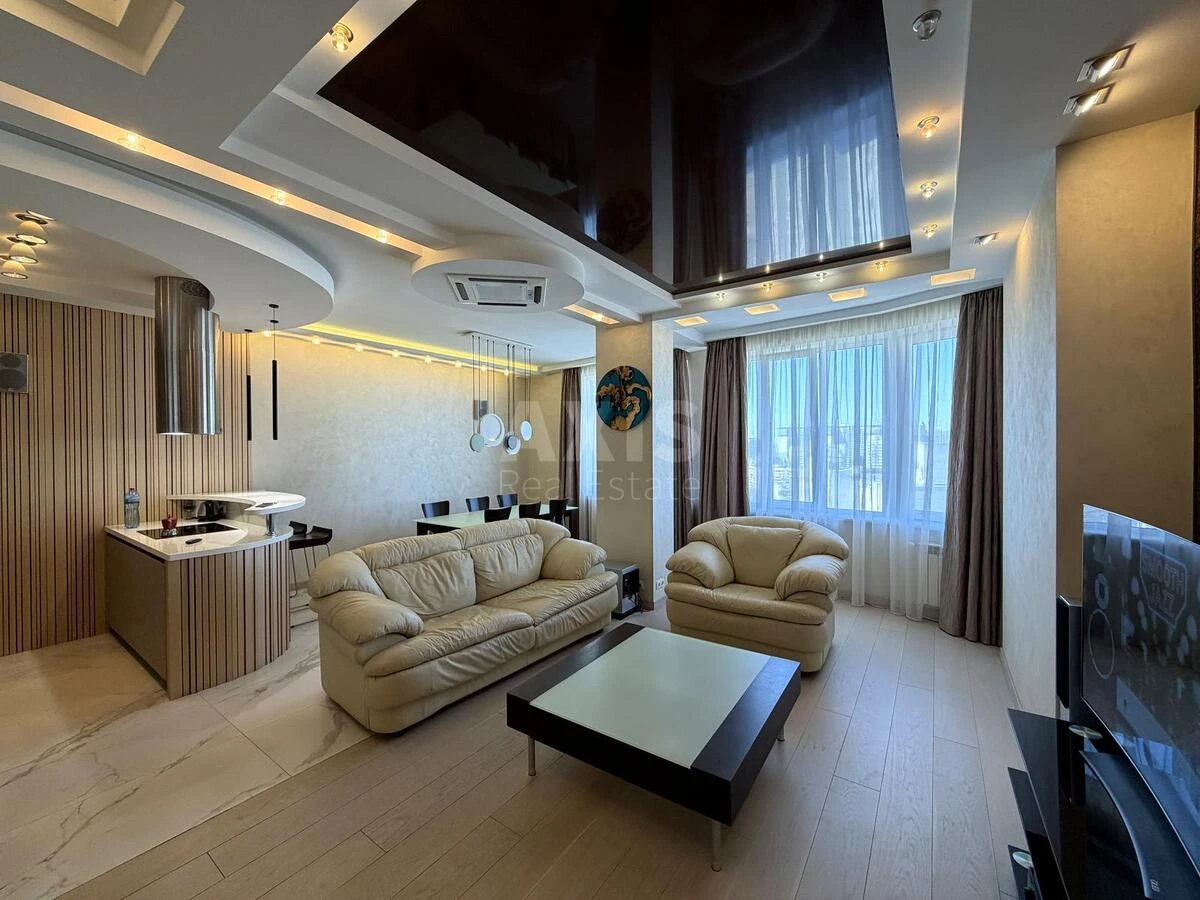 3k apartment vul. Urlivs'ka 4А703234