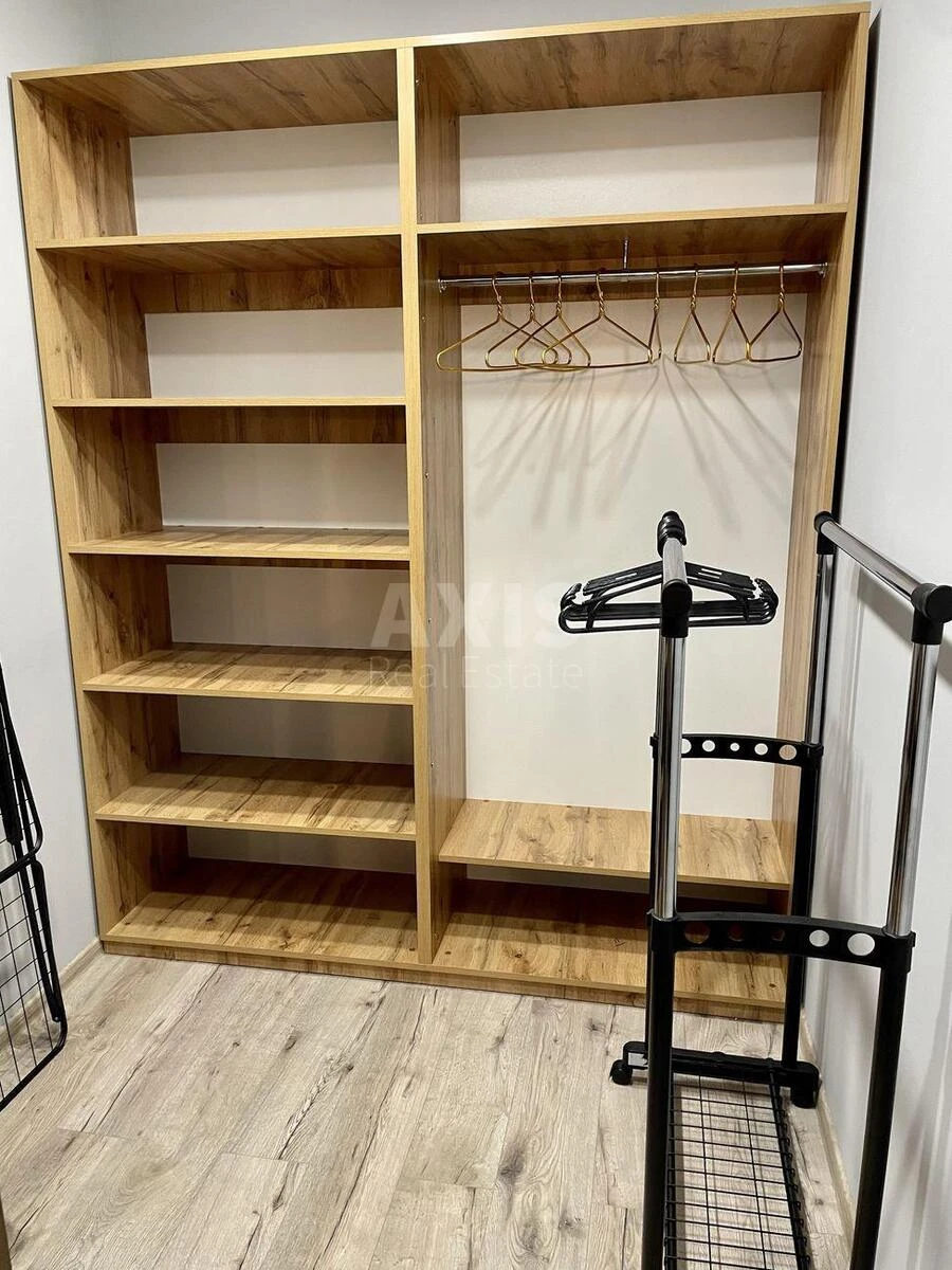 1k apartment pr-t Berestejskij 11672186