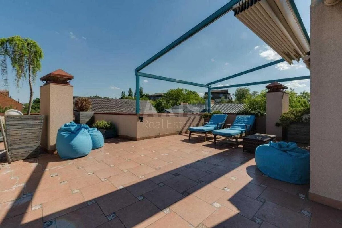 Дoм ул. Локомативная, 340м2, город Киев640225