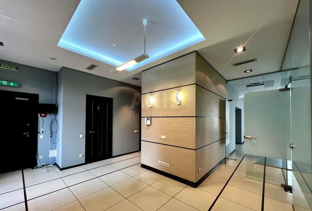 Office vul. Antonovycha 33В, 152m2692390
