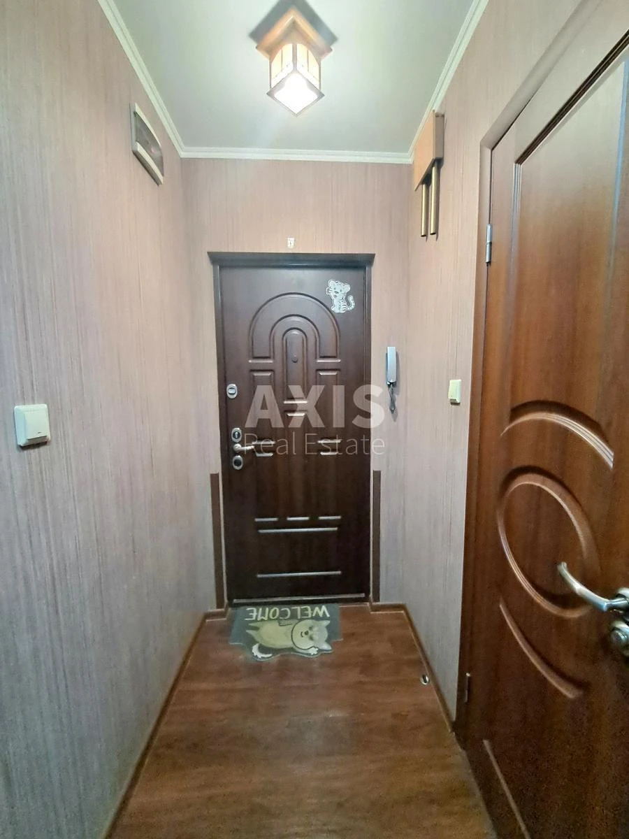 1k apartment vul. Mriyi 17B701645