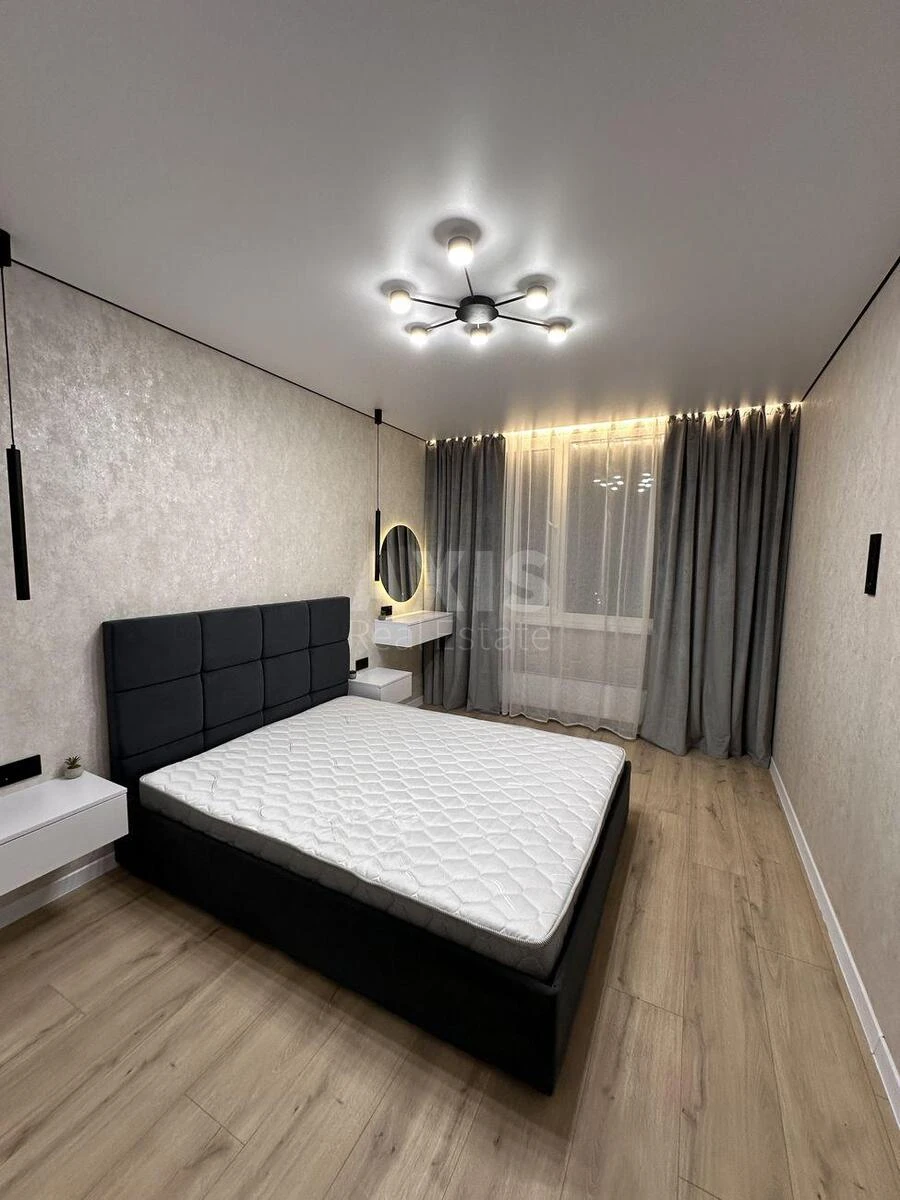 1k apartment vul. Rodyny Kristeriv 14650864