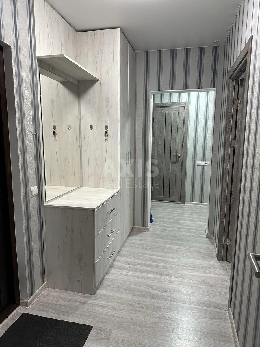 2к квартира ул. Ревуцкого 136834510