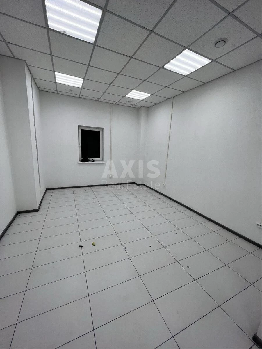 Trade object vul. Ahmatovoi' Anny 20, 34m2697062