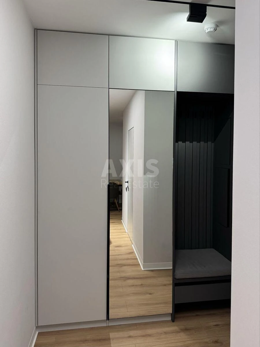 1k apartment nab. Dniprovs'ka 18А673065