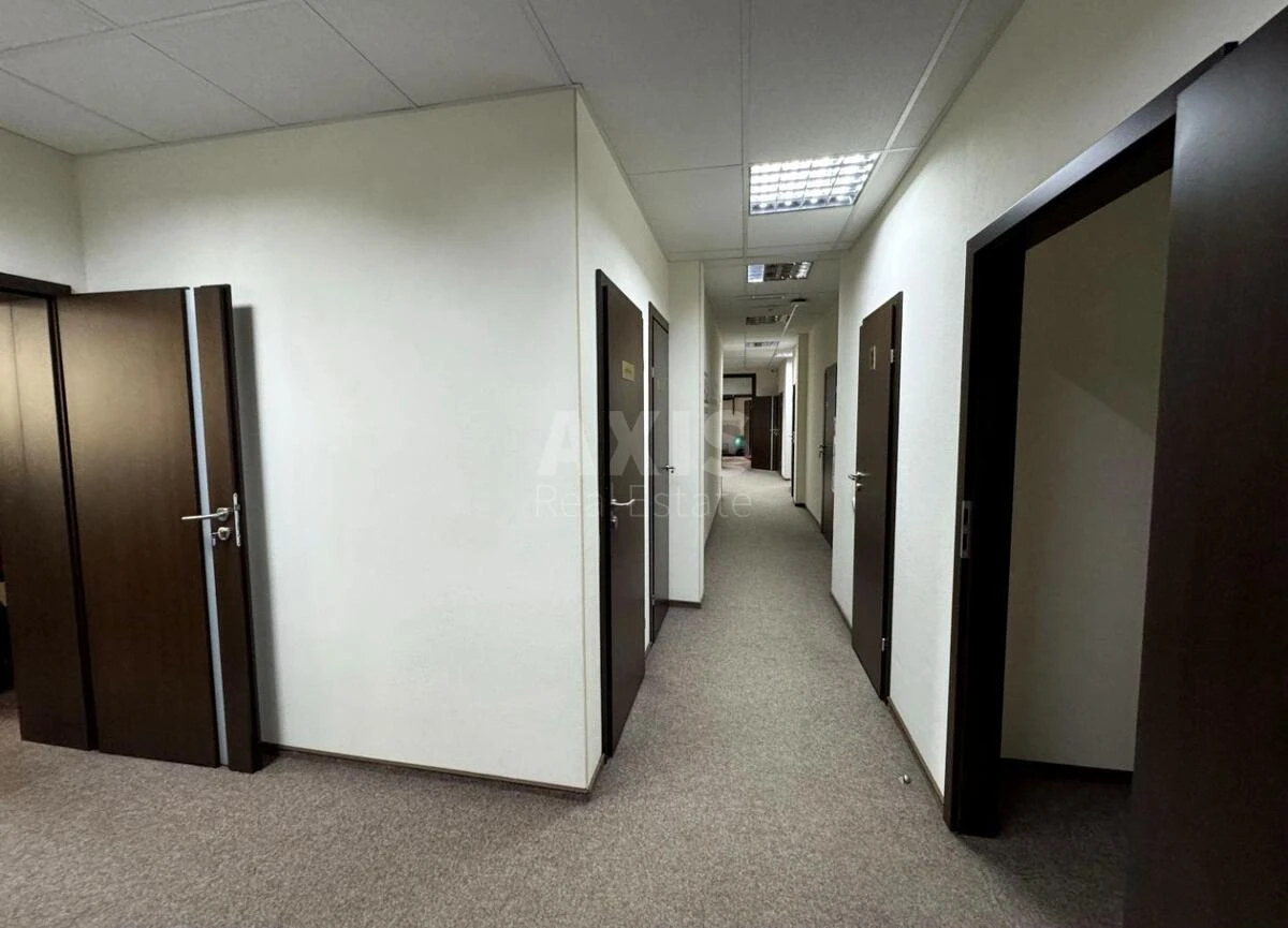 Office vul. Krasylivs'ka 11, 334m2705015