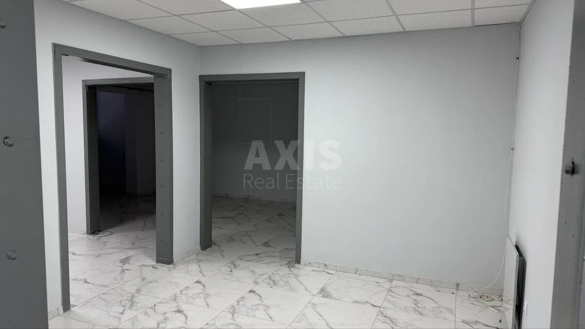 Объект торговли ул. Ревуцкого 54А, 98м26990414