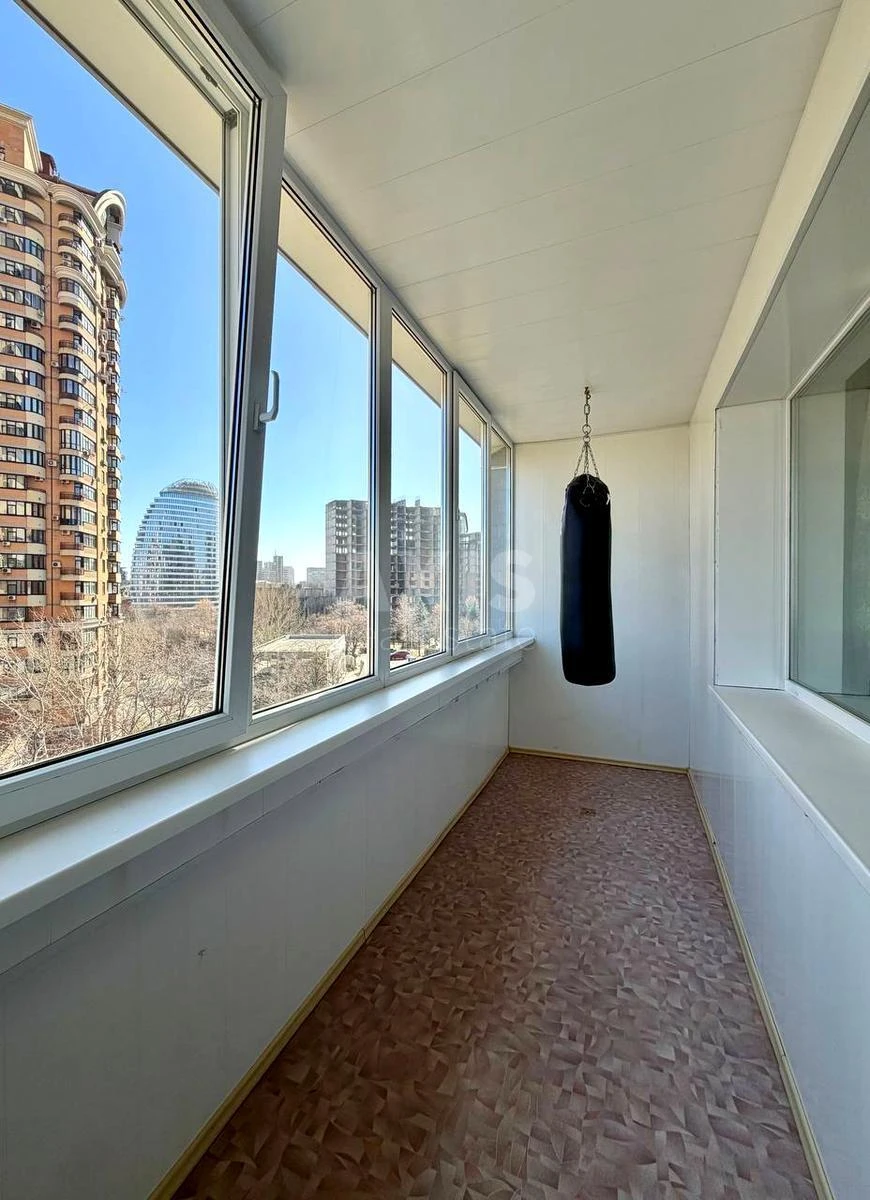 3k apartment vul. Staronavodnyc'ka 4666374