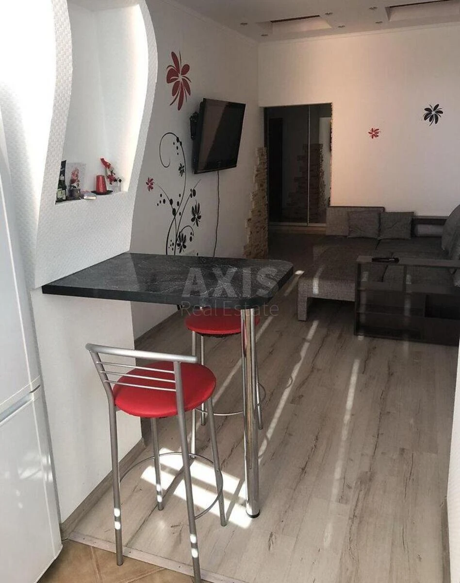 1k apartment pr-t Volodimira Іvasyuka 701132