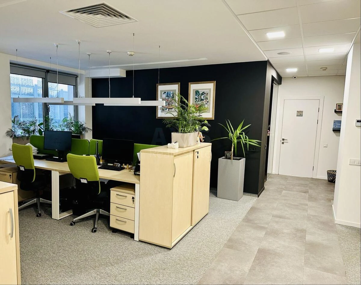 Office pl. Sportyvna 3, 210m2597066