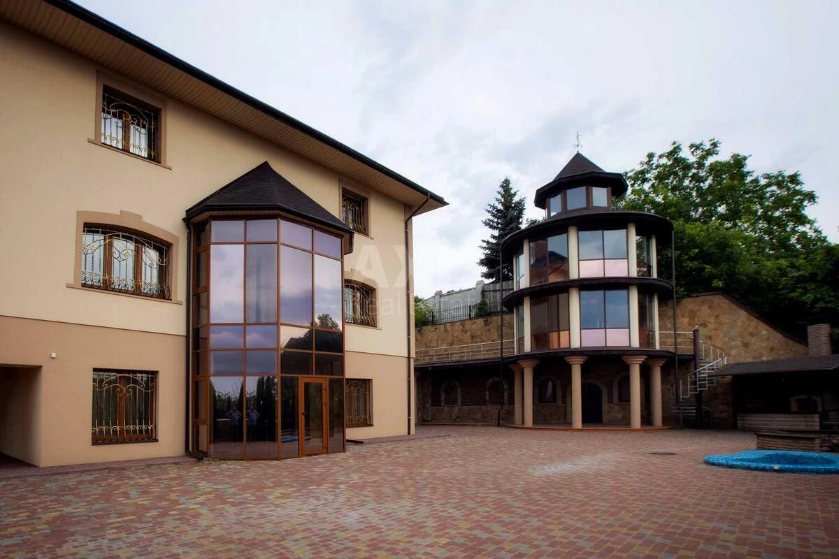 House vul. Pryvitna, 499m2, Kyiv city7043420