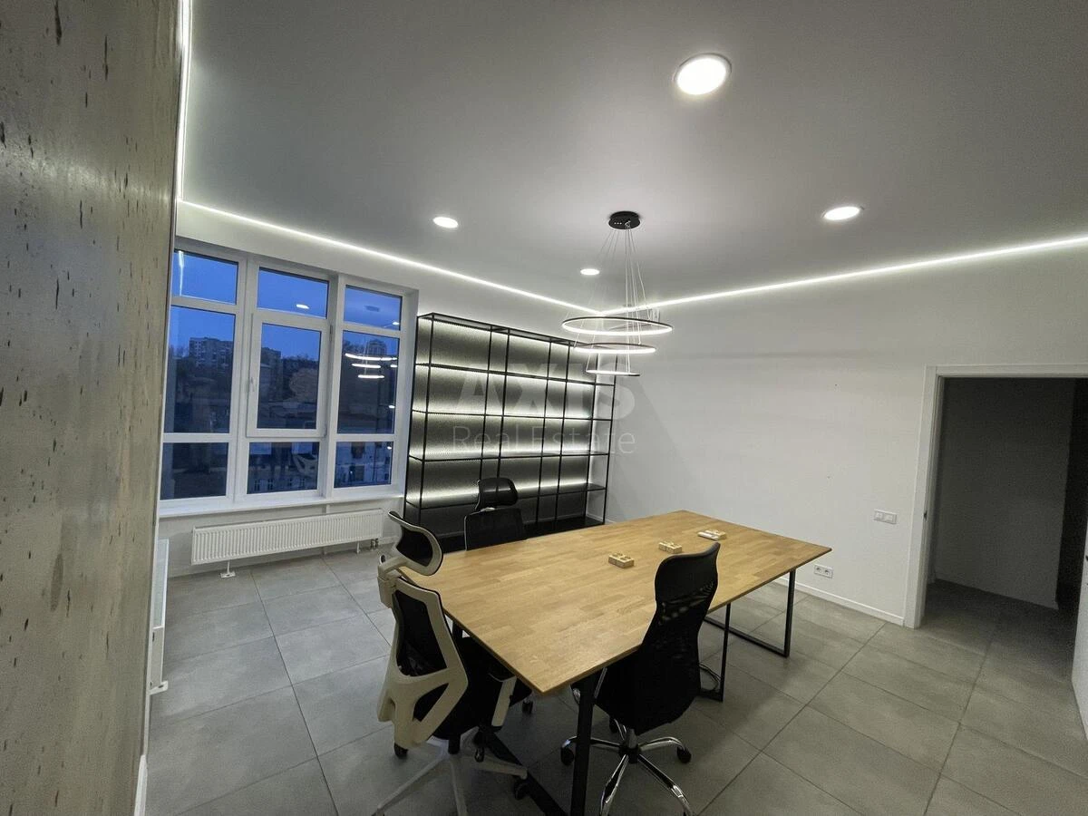 Office uzv. Klovs'kyj 7, 130m2673373