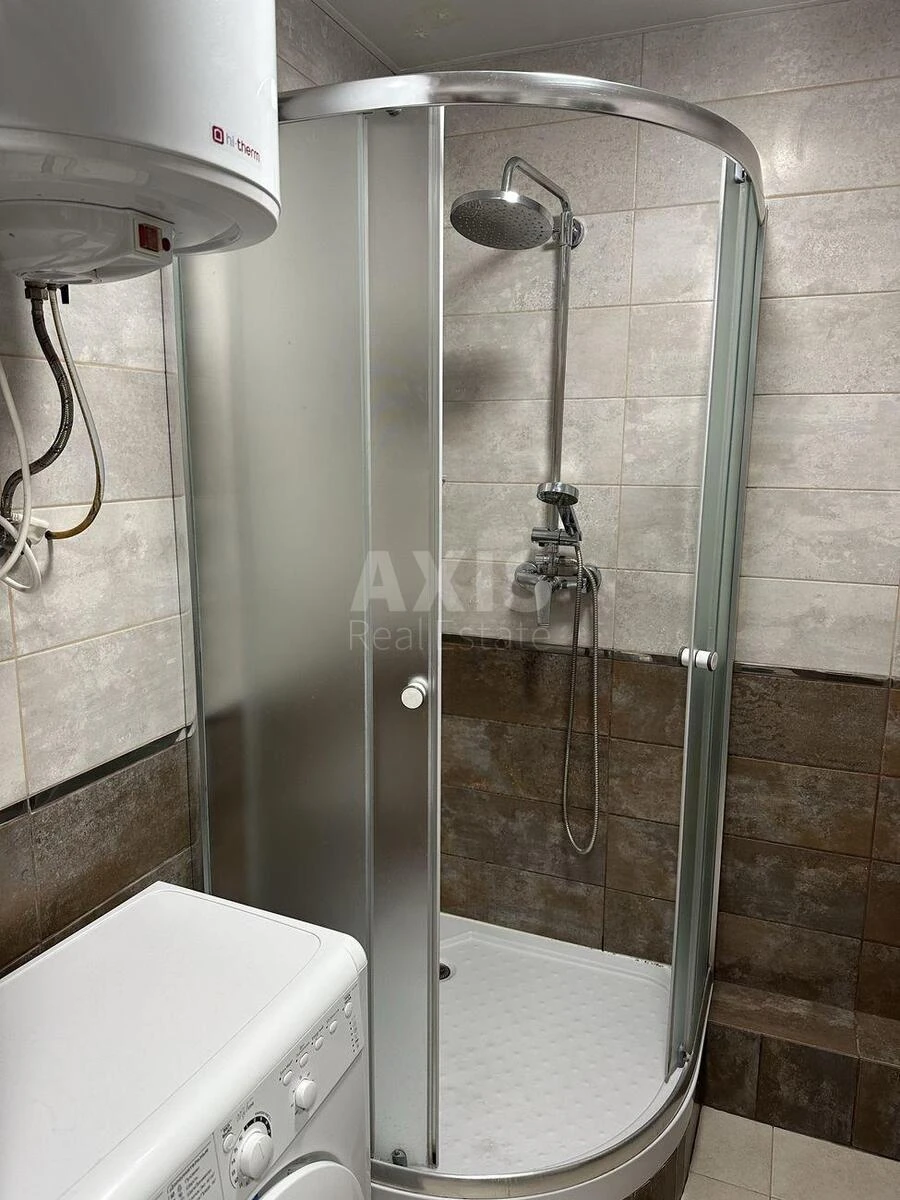 2к квартира ул. Ревуцкого 13683458
