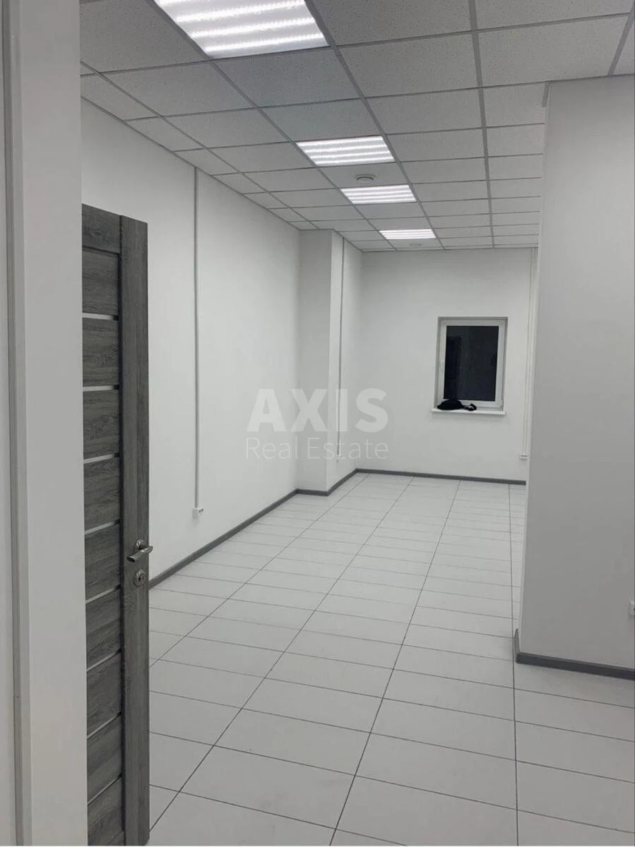 Trade object vul. Ahmatovoi' Anny 20, 34m2697060