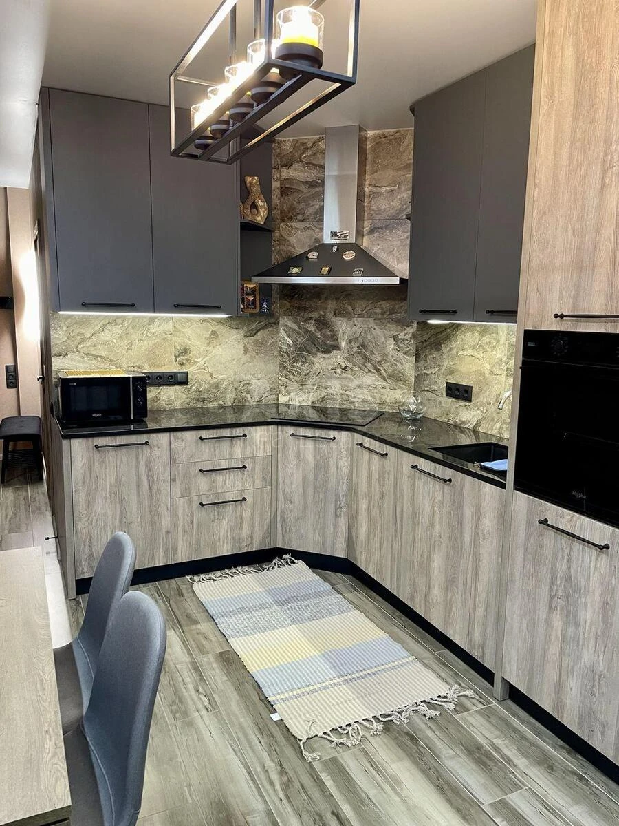 1k apartment pr-t Berestejskij 11672185