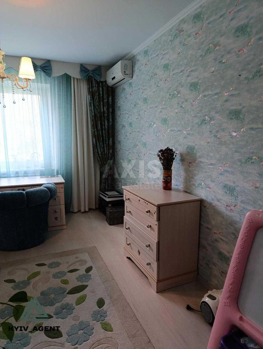 3к квартира ул. Ахматовой Анны 15627416