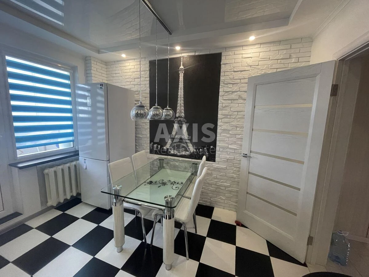 3k apartment vul. Urlivs'ka 38/23550440
