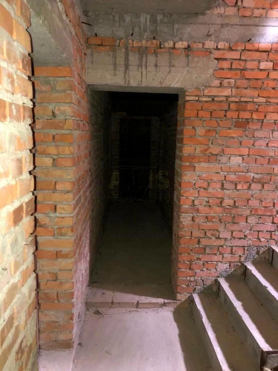 Дoм ул. Приветная, 500м2, город Киев6393016