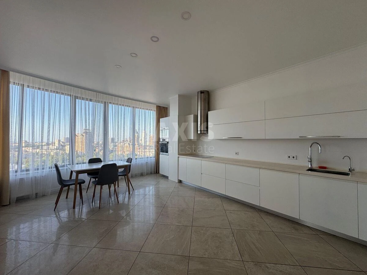 Office vul. Jevgena Konoval'cja 26А, 203m2643748