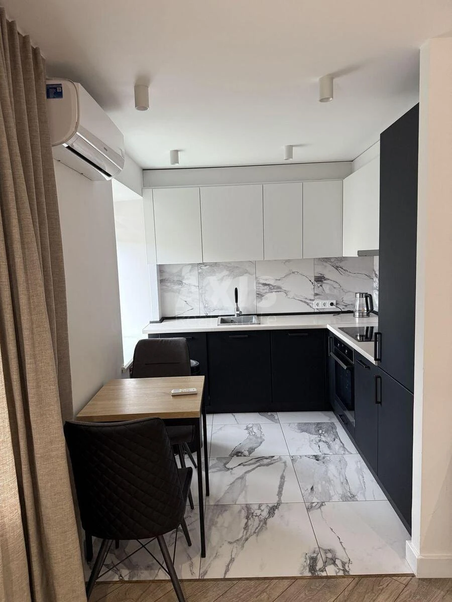 1k apartment uzv. Klovs'kyj 14Б66043