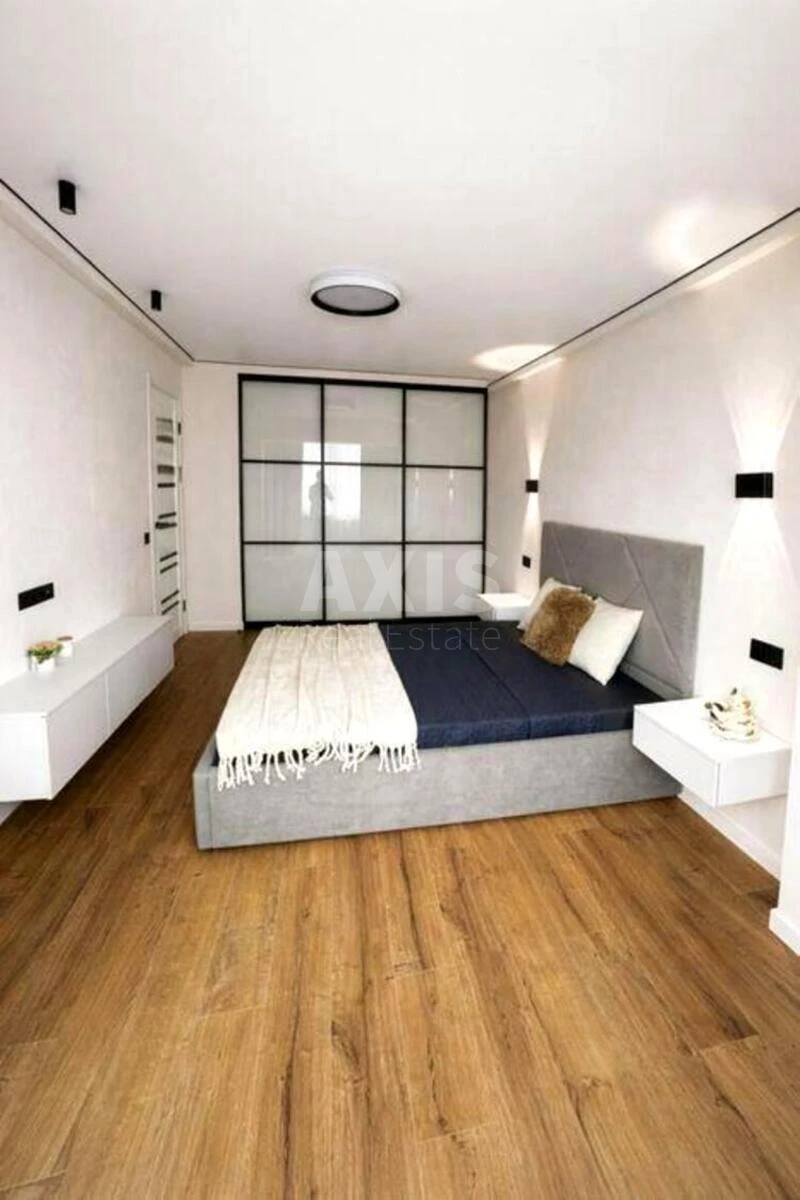 1k apartment pr-t Berestejskij 19664741