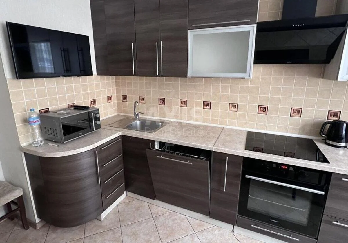 2k apartment vul. Yulia Zdanovska 50/2