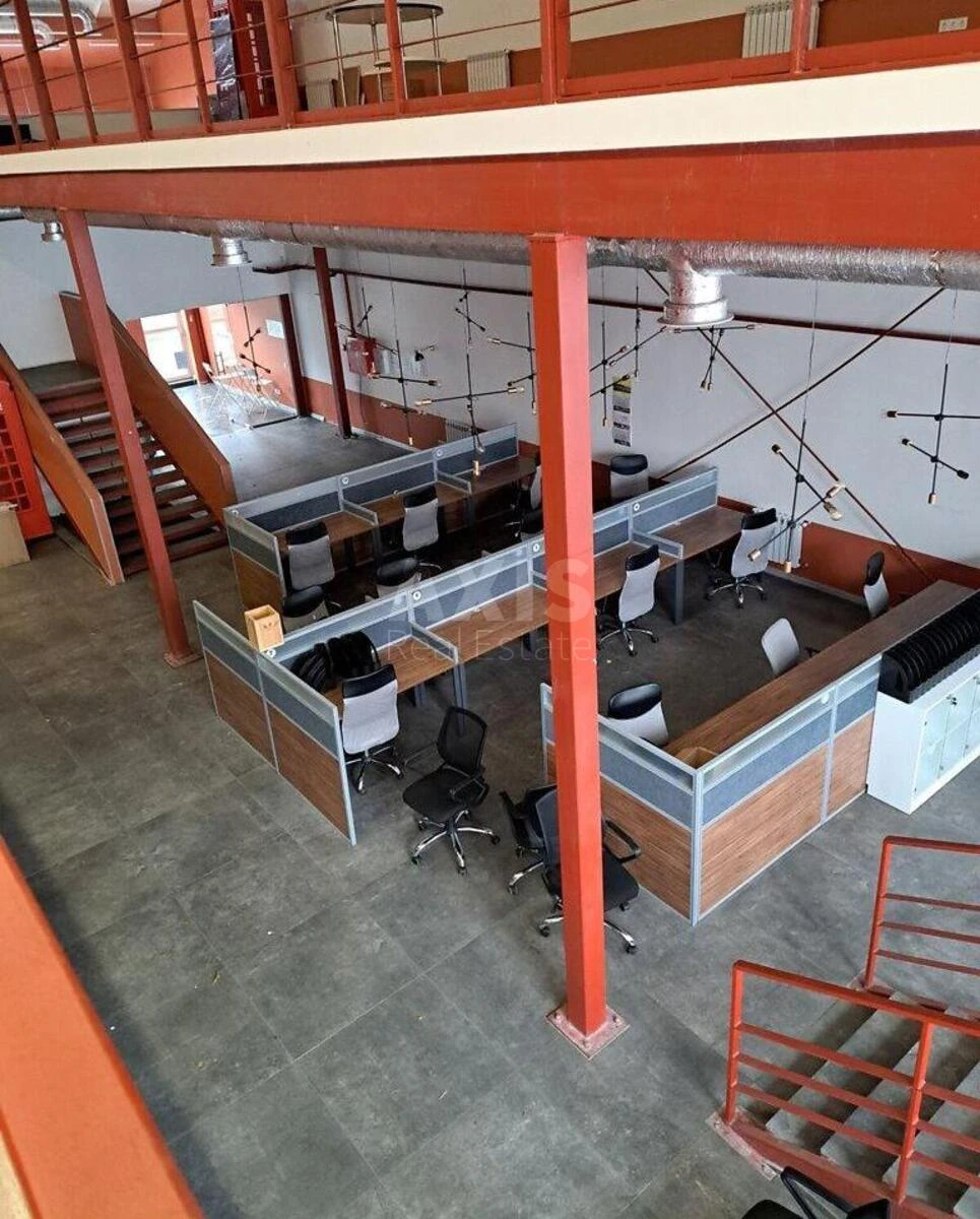 Office vul. Sverstjuka Jevgena 11, 485m2675454