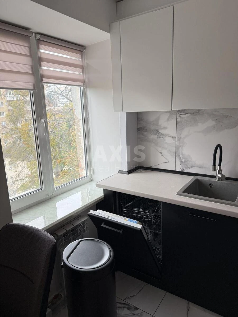 1k apartment uzv. Klovs'kyj 14Б660430