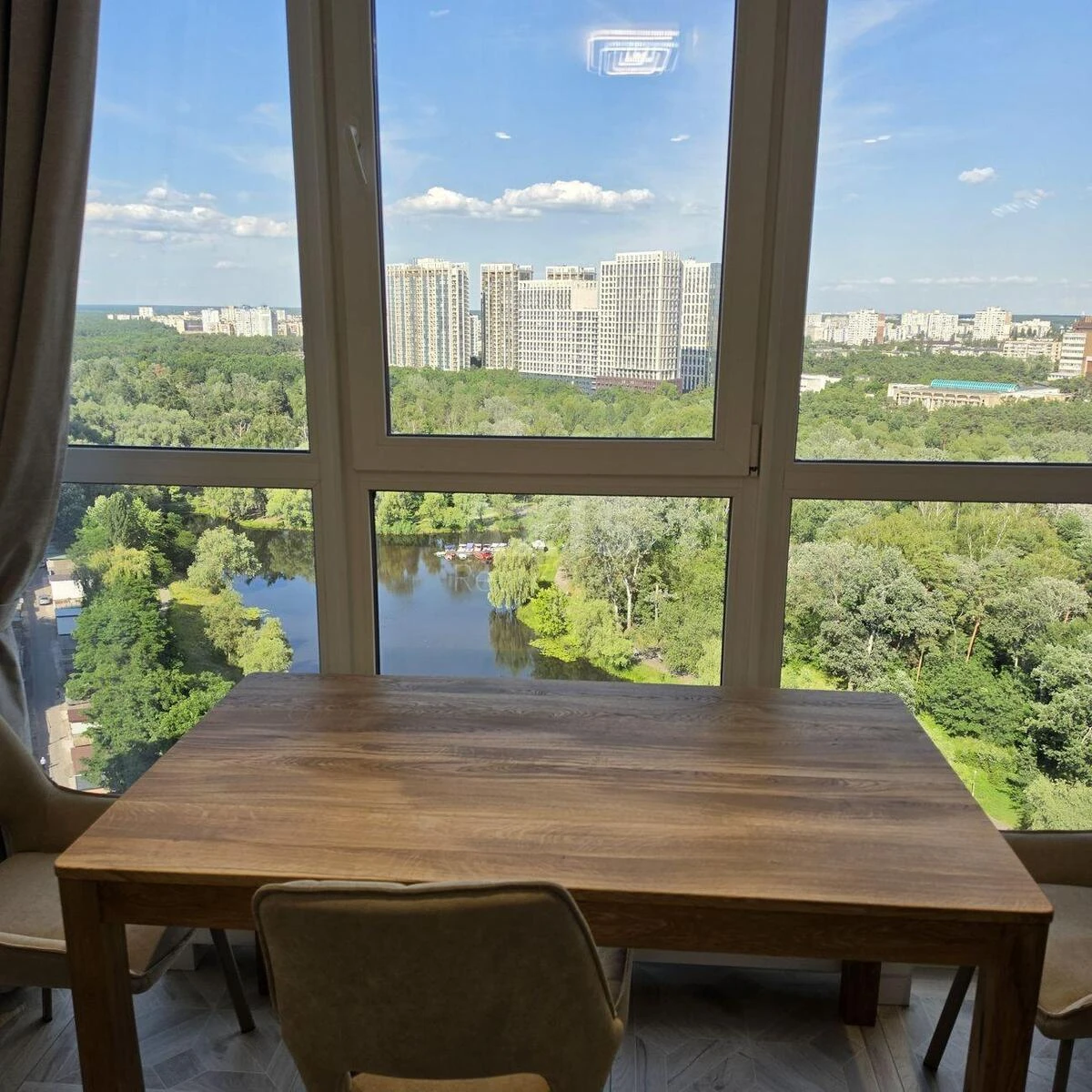 2k apartment vul. Voskresens'ka 2А693392