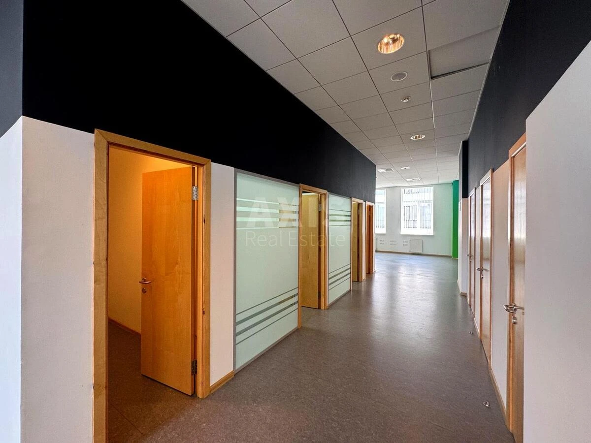 Office vul. Pymonenka Mykoly 13, 865m2678503