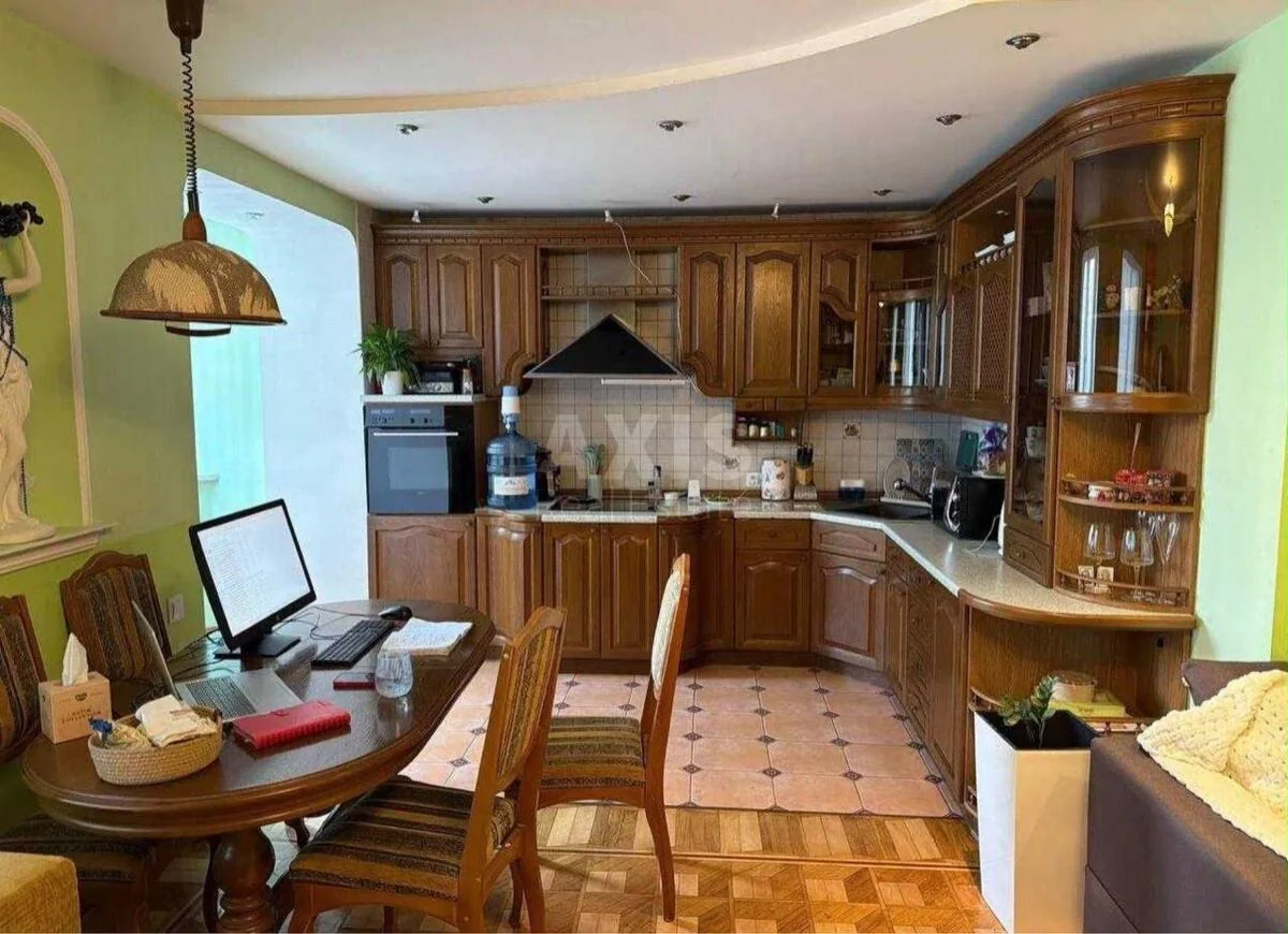 3k apartment vul. Yulia Zdanovska 46/1