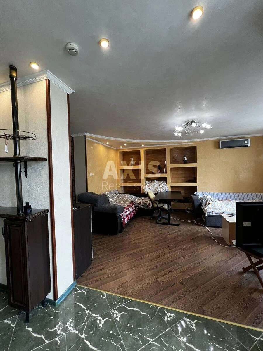 2k apartment vul. Sribnokil's'ka 1562119