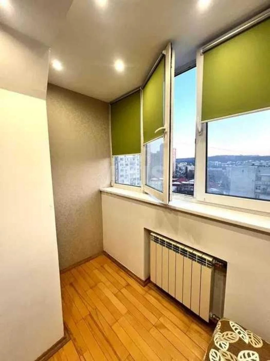 2к квартира пр-т Голосеевский 15А702337
