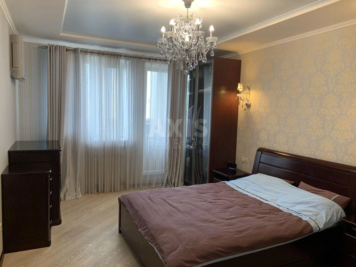 3к квартира ул. Голосеевская 137155010