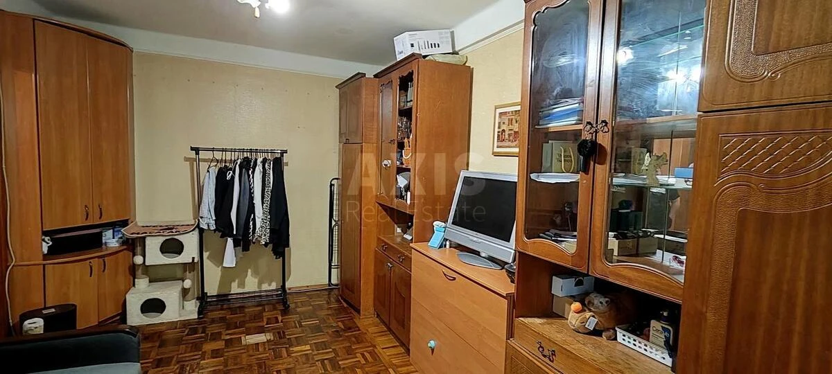 1k apartment vul. Bratyslavs'ka 16701674