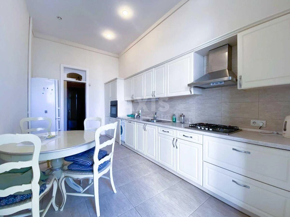 4k apartment vul. Ljuterans'ka 7/1067068