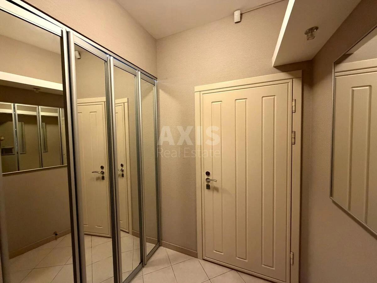 3k apartment vul. Urlivs'ka 4А703237