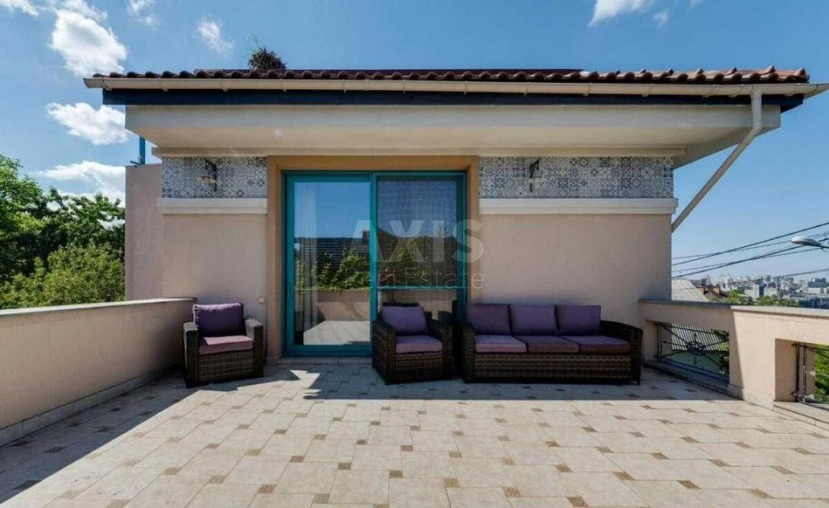 Дoм ул. Локомативная, 340м2, город Киев640228