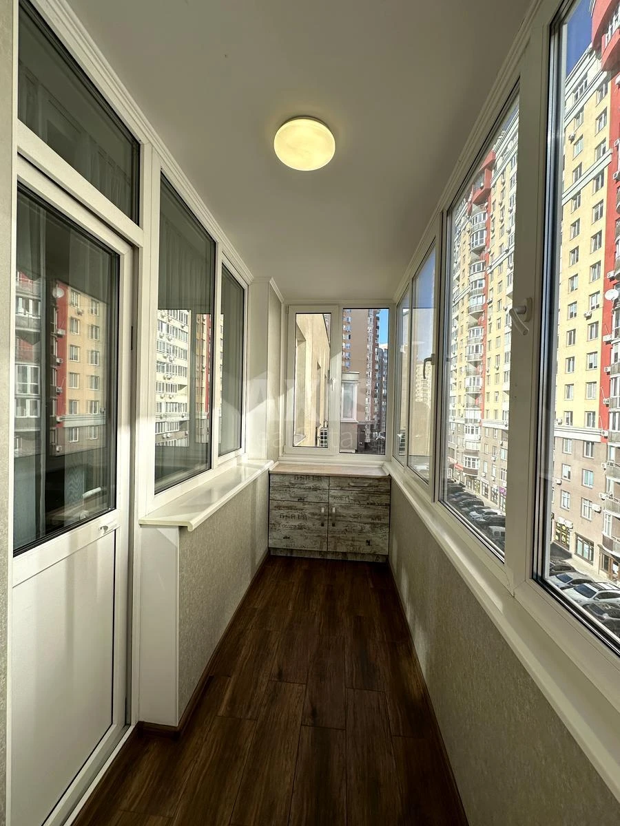 2k apartment vul. Yulia Zdanovska 486655913