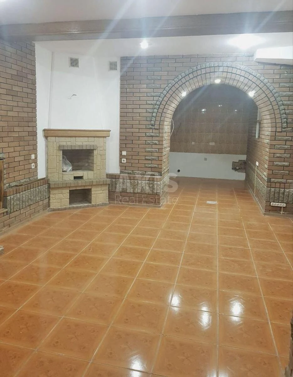 Объект торговли ул. Василия Тютюнника 5, 182м2599387